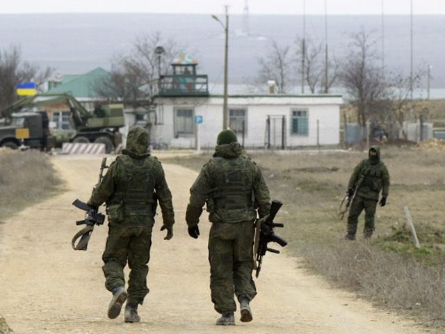 В военной части под Бахчисараем российские военные открыли автоматный огонь