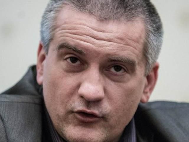 Аксенов говорит, что его наделили полномочиями главнокомандующего вооруженных сил Крыма