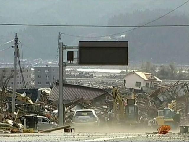 Через 3 года после цунами 10 тысяч японцев до сих пор не имеют жилья