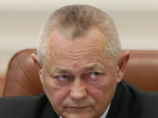 Застосування Збройних сил зараз тягнутиме кримінальну відповідальність, — Тенюх Застосування Збройних сил зараз тягнутиме кримінальну відповідальність, — Тенюх