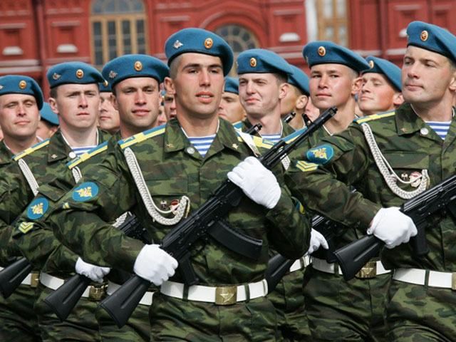 Около 4-х тысяч российских десантников начали обучение Около 4-х тысяч российских десантников начали обучение