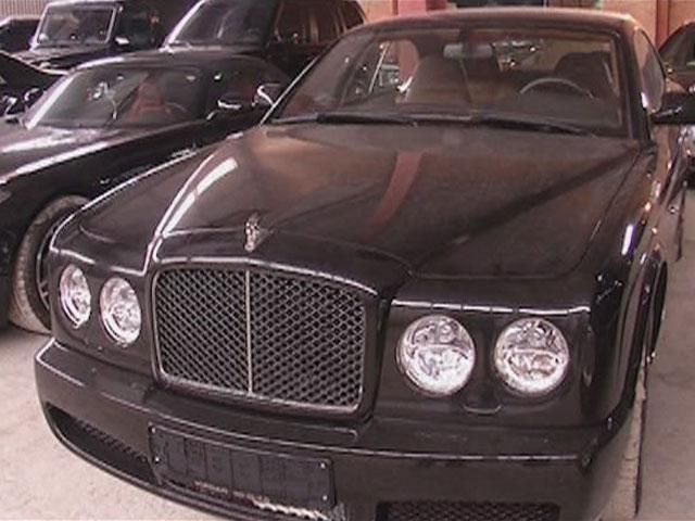 Стрілянина та рейдерство: як точилася боротьба за автомобілі Януковича Стрілянина та рейдерство: як точилася боротьба за автомобілі Януковича