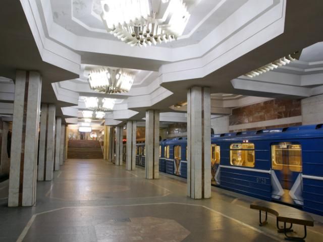 В харьковском метро звучат приглашения на митинг в поддержку Кернеса В харьковском метро звучат приглашения на митинг в поддержку Кернеса