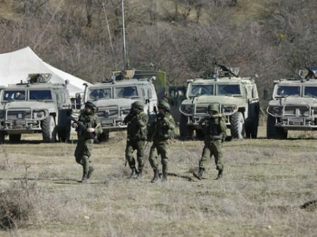 Російські військові вимагають вимкнути апаратуру контролю за повітряним простором в Криму 