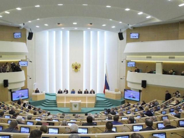 Совет Федерации одобрил введение войск в Украину без кворума, - Лента.ру