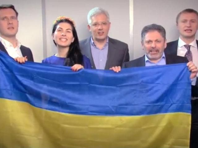 Топ-менеджеры из Луганска призвали к единству Украины (Видео) Топ-менеджеры из Луганска призвали к единству Украины (Видео)