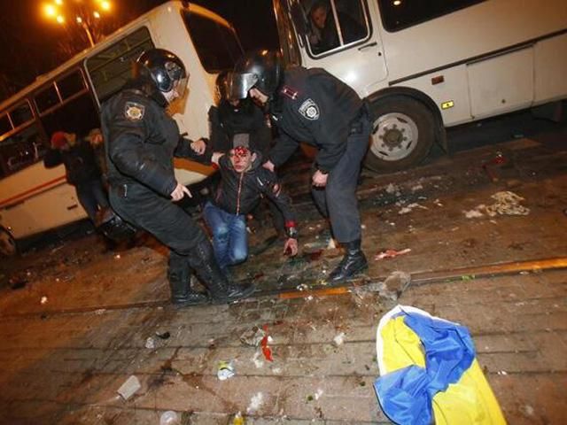 Під час сутичок у Донецьку загинула людина, близько 10 потрапило у лікарні Під час сутичок у Донецьку загинула людина, близько 10 потрапило у лікарні