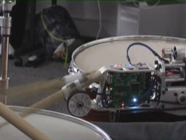 Новації тижня: Протез для барабанщика та Android-столик Новації тижня: Протез для барабанщика та Android-столик