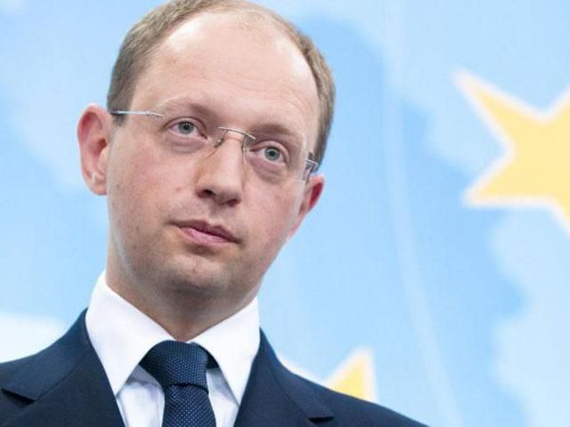 Україна веде переговори з НАТО та США щодо військової допомоги, — Яценюк Україна веде переговори з НАТО та США щодо військової допомоги, — Яценюк