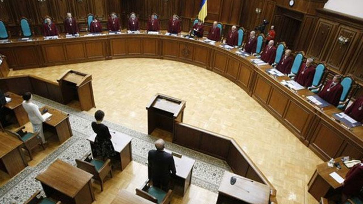 КС признал неконституционным постановление о проведении референдума в Крыму КС признал неконституционным постановление о проведении референдума в Крыму