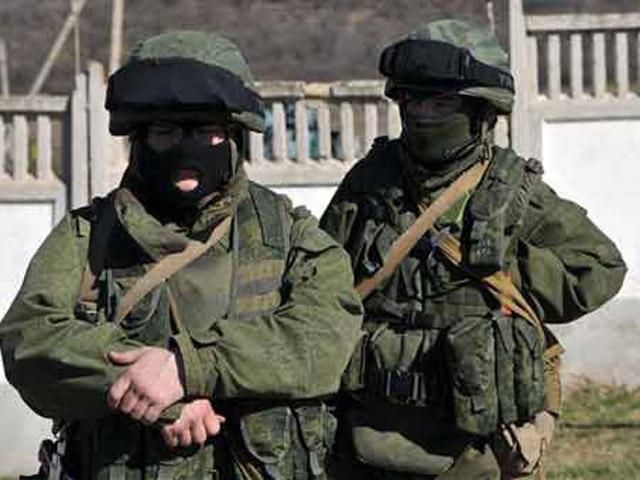 У Севастополі "самооборонівці" штурмують військову частину: думають, що там "бандерівці"