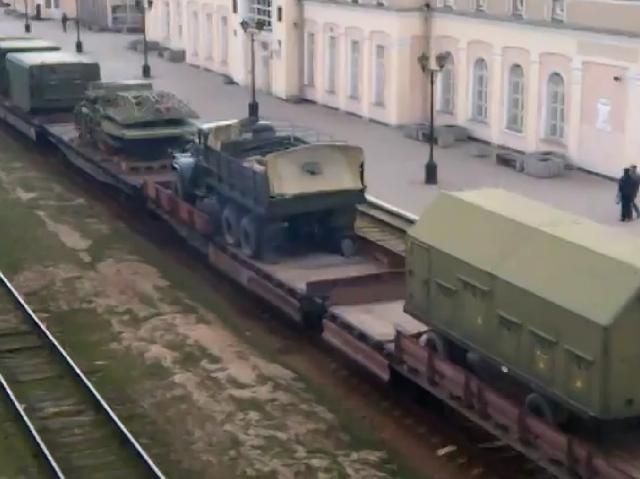Росія стягує до Криму зенітно-ракетні комплекси (Відео)