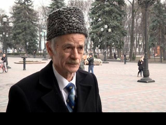 Інтерв’ю з Джемілєвим: Росія може заплатити "високу ціну" і залишитися в Криму Інтерв’ю з Джемілєвим: Росія може заплатити "високу ціну" і залишитися в Криму