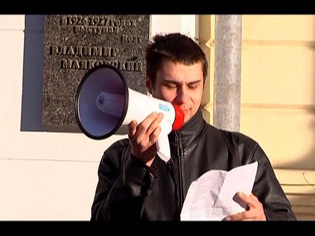 У Сімферополі влаштували поетичні читання та протестували проти референдуму