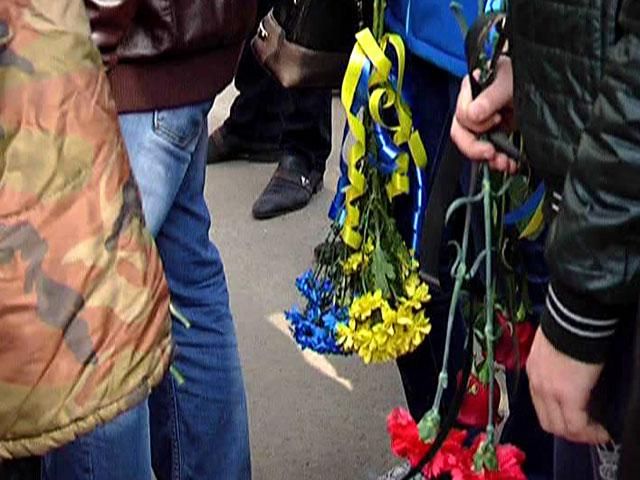 Донецк попрощался с погибшим участником митинга
