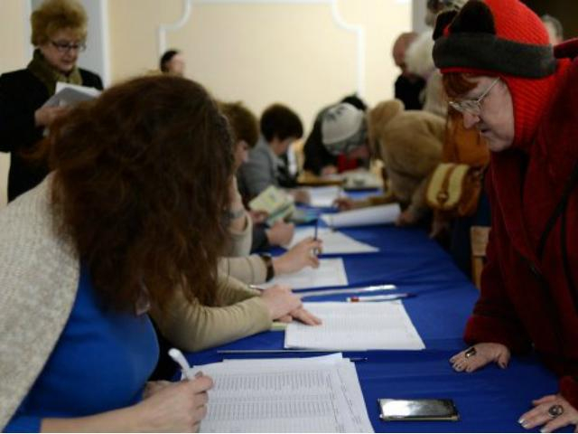 На референдуме в Крыму позволяют голосовать гражданам России