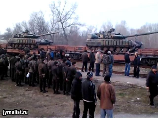 Україна передислоковує військову техніку до кордонів (Відео)