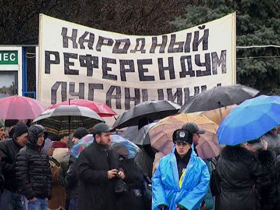 Пророссийские силы объявили недельный референдум в Луганске Пророссийские силы объявили недельный референдум в Луганске