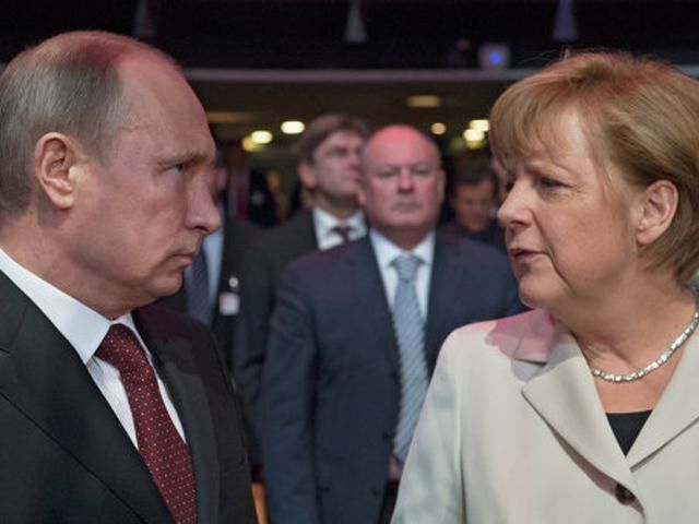 Путін запевнив Меркель, що референдум в Криму відповідає нормам міжнародного права