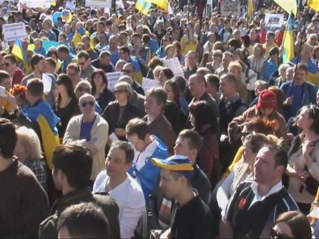 У Лондоні через події в Криму влаштували марш проти тиранії У Лондоні через події в Криму влаштували марш проти тиранії