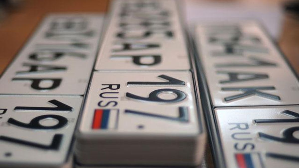 Крымским автомобилистам уже подобрали российские номера, — СМИ Крымским автомобилистам уже подобрали российские номера, — СМИ