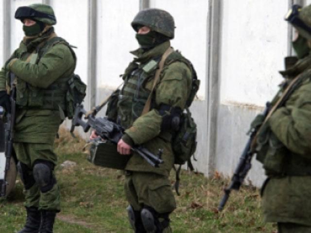 В Симферополе украинского военного ранили в шею, "скорую" не пускают