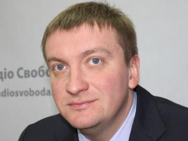 Мін’юст просить кримчан не здавати українські паспорти