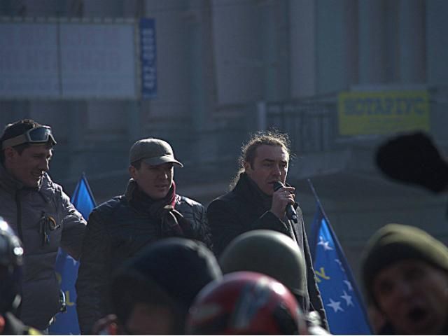 Мирошниченко говорит, что свободовцы не собираются сдавать депутатские мандаты