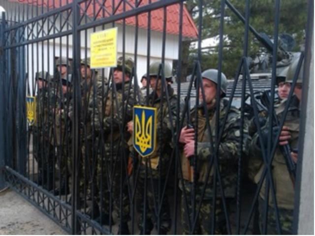 Військові Феодосії вимагають від влади провести переговори і вивести особовий склад Військові Феодосії вимагають від влади провести переговори і вивести особовий склад