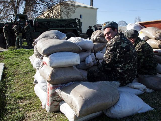 Українські війська будуть виведені з Криму після відповідного рішення влади, — Міноборони