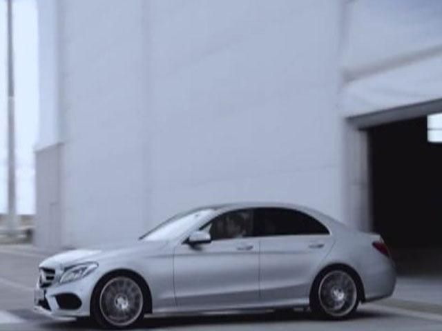 Подправленный Nissan Juke и новый Mercedes C-Class Подправленный Nissan Juke и новый Mercedes C-Class