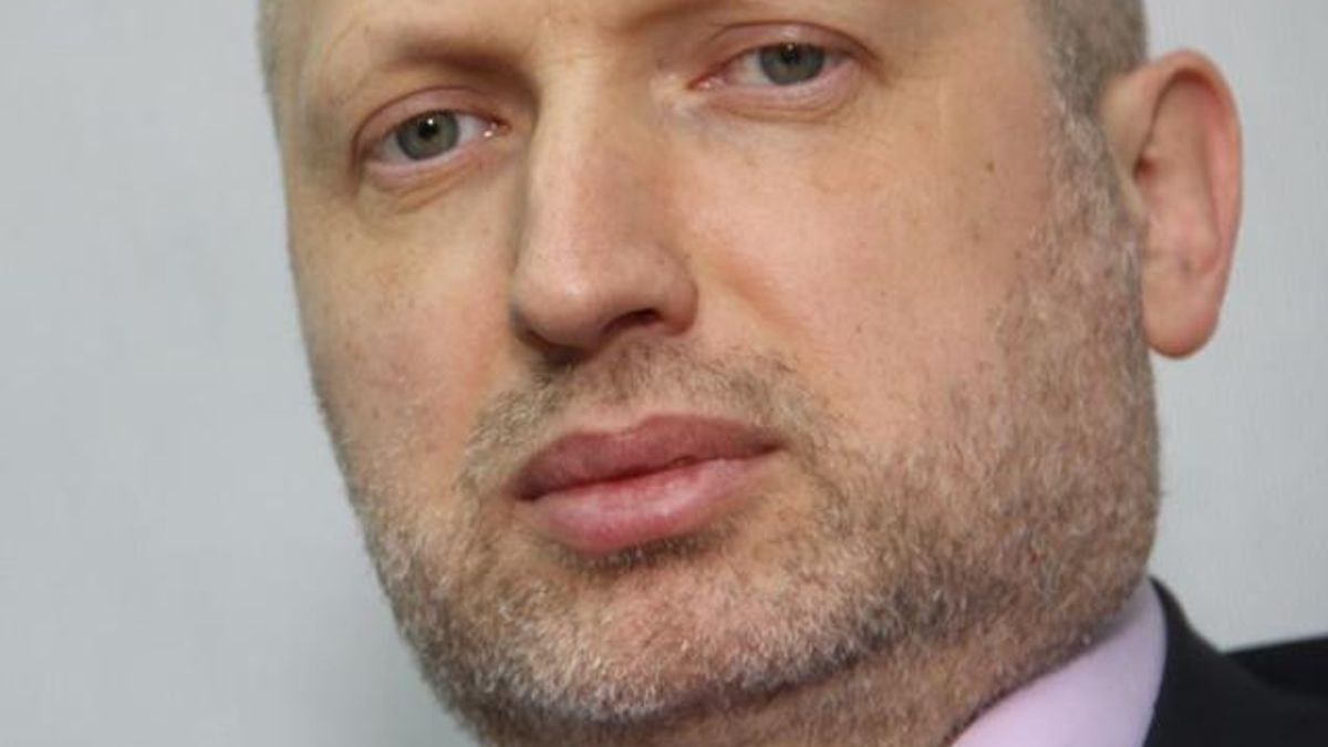 Турчинов дал три часа самопровозглашенной власти Крыма Турчинов дал три часа самопровозглашенной власти Крыма