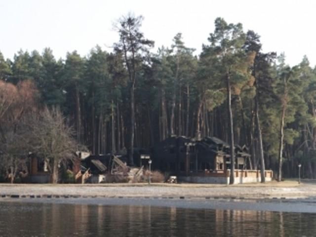 Дача Медведчука згоріла вщент (Фото) Дача Медведчука згоріла вщент (Фото)