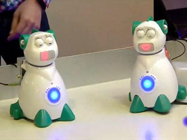 Новинки техніки: смартфон Oppo, найкомпактніша бездзеркалка та емоційний робот Новинки техніки: смартфон Oppo, найкомпактніша бездзеркалка та емоційний робот