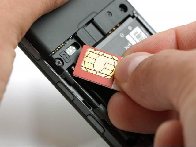 Аксенов говорит, якобы в Крыму скоро будут выдавать российские SIM-карты Аксенов говорит, якобы в Крыму скоро будут выдавать российские SIM-карты