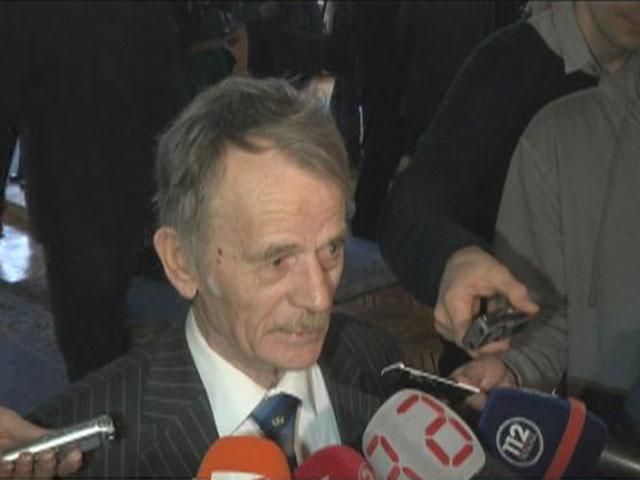 Статус Криму мають визначати татари, – Джемілєв Статус Криму мають визначати татари, – Джемілєв