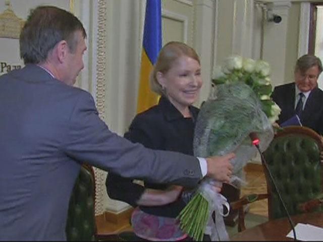 Тимошенко встречали из Германии аплодисментами (Видео)
