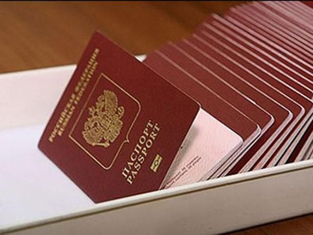 У Криму вже видано кілька сотень паспортів, — ЗМІ