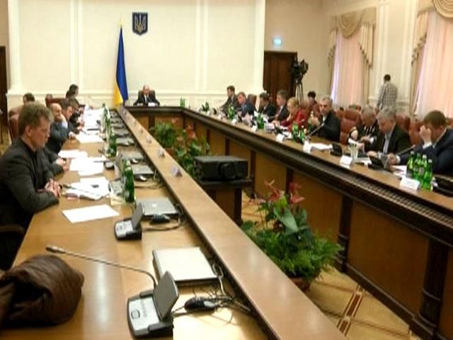 Уряд планує скоротити видатки на обслуговування чиновників вдвічі