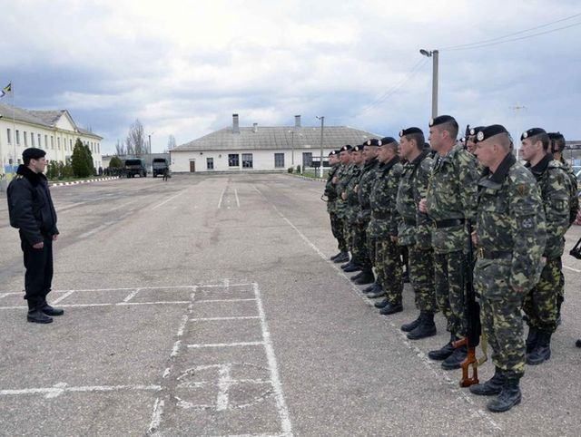 Морська піхота у Феодосії готується відбивати штурм Морська піхота у Феодосії готується відбивати штурм