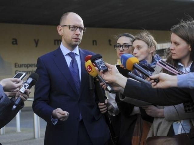 Национализация Россией украинской собственности в Крыму нанесет сотни миллиардов убытков,—Яценюк Национализация Россией украинской собственности в Крыму нанесет сотни миллиардов убытков,—Яценюк