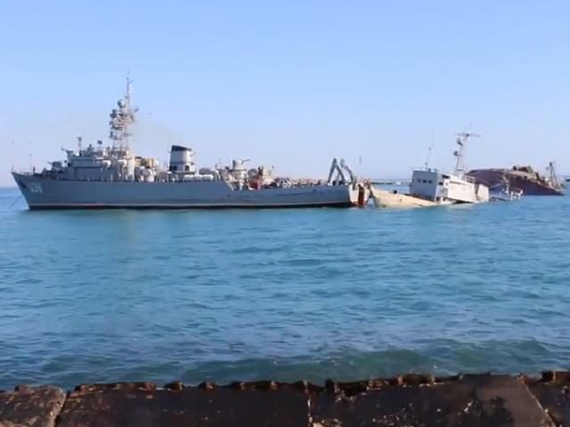 Судно "Черкассы" заняло оборону в Донузлаве Судно "Черкассы" заняло оборону в Донузлаве