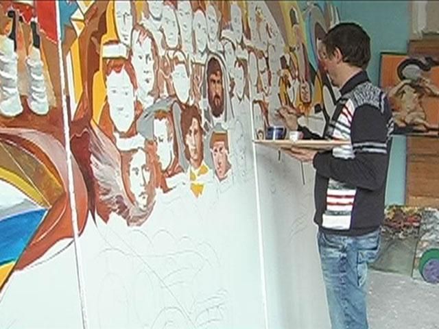 В Івано-Франківську художник малює героїв Небесної сотні 