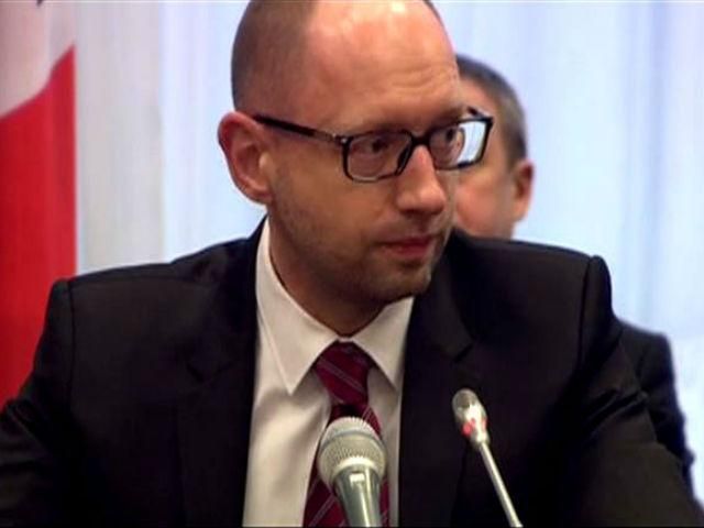 З надіями на Захід: асоціацію наполовину підписали З надіями на Захід: асоціацію наполовину підписали