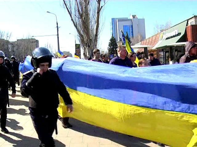 В Луганске федералисты провели городской референдум, однако результаты конфисковала милиция