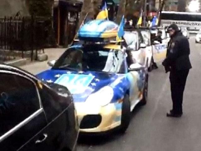 В Нью-Йорке устроили автопробег в поддержку Украины