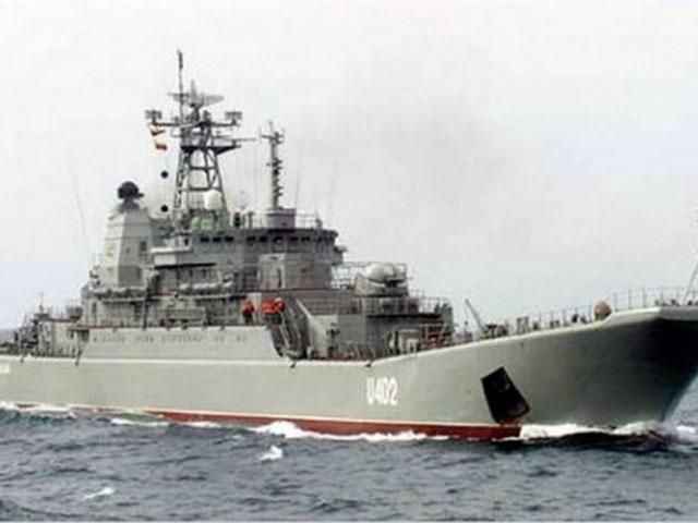 Российские оккупанты начали штурм украинского коробля "Константин Ольшанский" Российские оккупанты начали штурм украинского коробля "Константин Ольшанский"