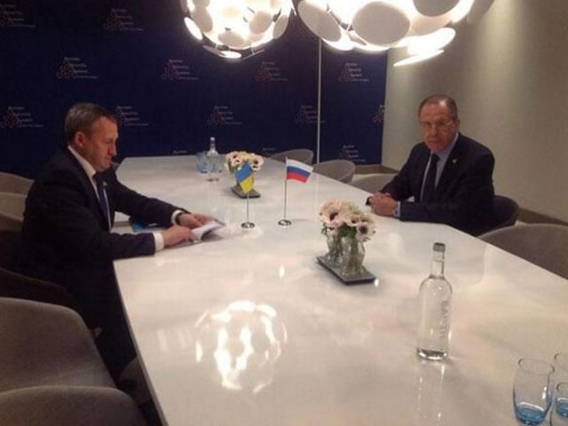 Дещиця і Лавров домовилися про екстрені консультації на рівні МЗС та Міноборони Дещиця і Лавров домовилися про екстрені консультації на рівні МЗС та Міноборони