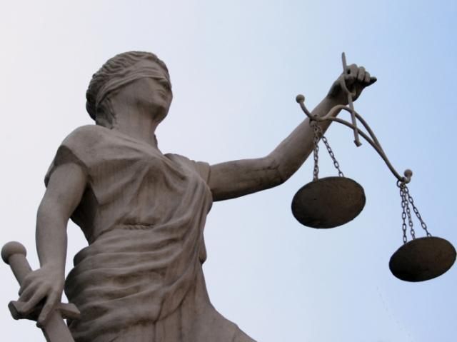 Кримські суди почали працювати за російським законодавством Кримські суди почали працювати за російським законодавством