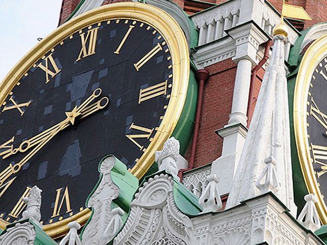 Крым и Севастополь в воскресенье перейдут на московское время Крым и Севастополь в воскресенье перейдут на московское время